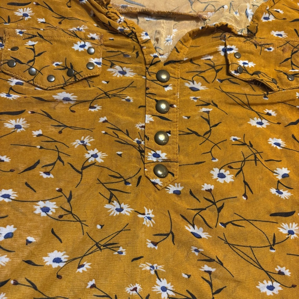 Eden & Olivia Blouse Medium Mustard Gold Floral White Sleeveless Buttons Boho - Picture 10 of 14